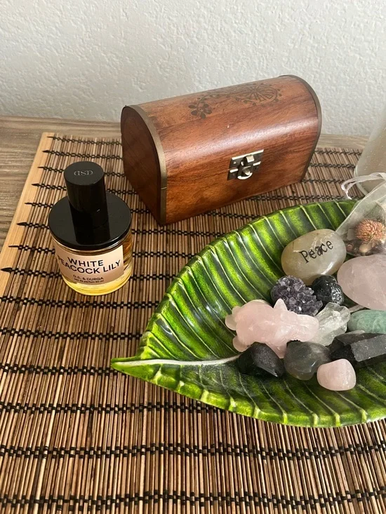 RARE White Peacock Lily by D.S. & Durga 50ml like new, discontinued - Picture 9 of 15